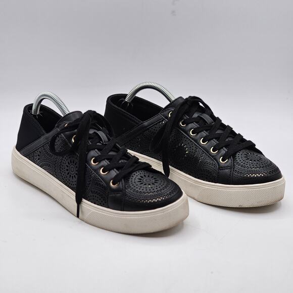 ALDO Sneakers Women’s Black Lace Mandala Cutout Gold Eyelets Size 7 - Picture 2 of 7